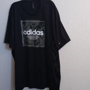 4xl Adidas black tshirt w/ camo logo